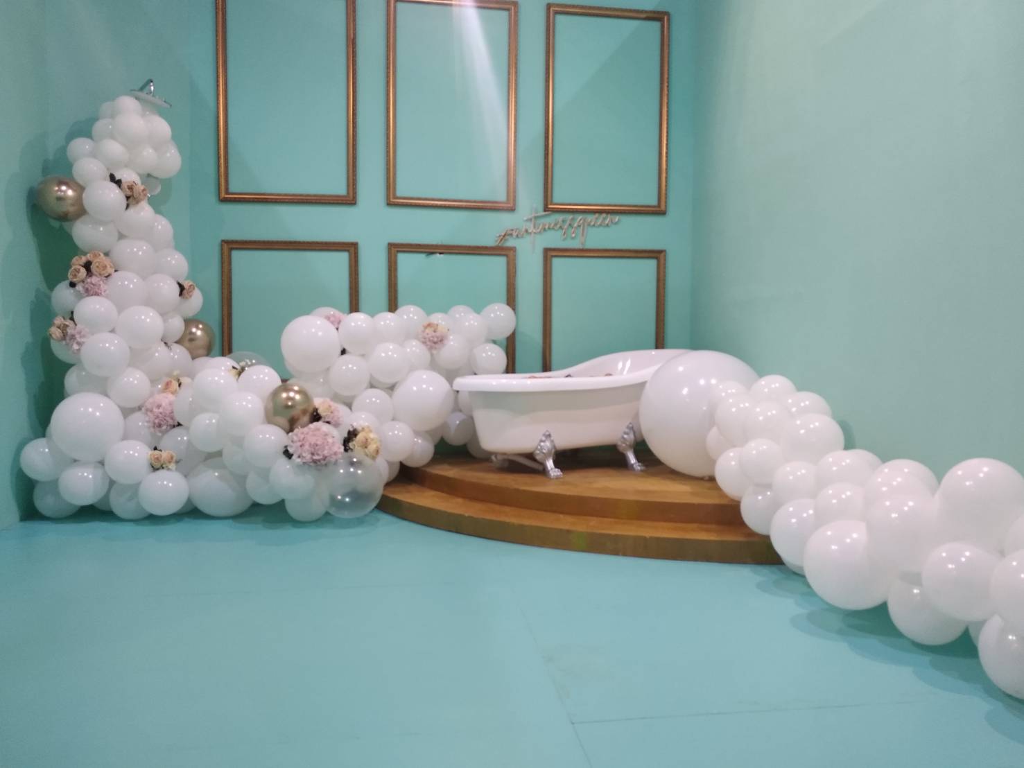 Puas Berfoto di BALUUN, Instagramable Exhibition by Haluu World